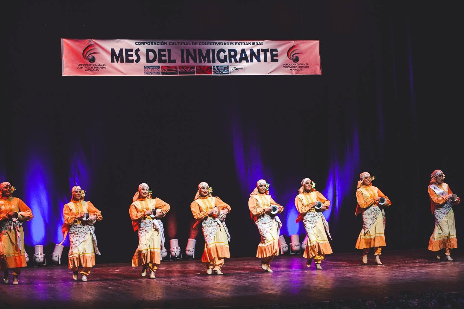Al Ard al Baiida dancers during Immigrant Month celebrations